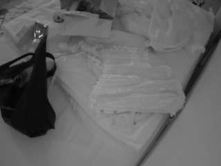 voyeurcam-julmodels-whitebed-1