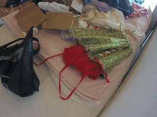 voyeurcam-julmodels-whitebed-1