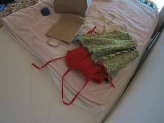 voyeurcam-julmodels-whitebed-1