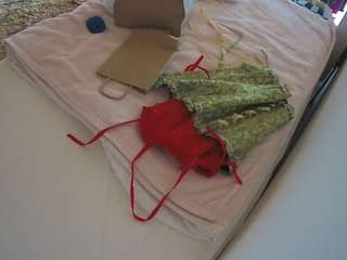 voyeurcam-julmodels-whitebed-1