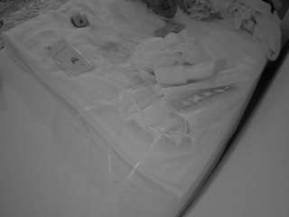 voyeurcam-julmodels-whitebed-1