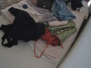 voyeurcam-julmodels-whitebed-1 camsoda