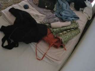 voyeurcam-julmodels-whitebed-1 camsoda