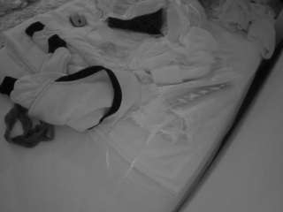 voyeurcam-julmodels-whitebed-1 - Live HD Webcam