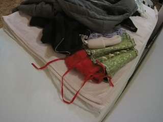 voyeurcam-julmodels-whitebed-1