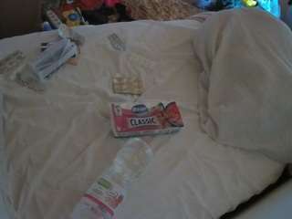 voyeurcam-julmodels-whitebed-1 webcam model