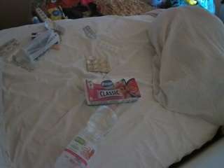 voyeurcam-julmodels-whitebed-1 webcam model