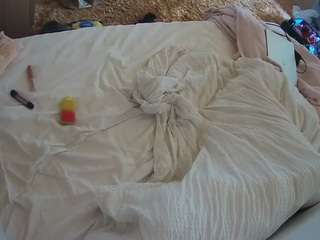 Live Sex Chat with Julmodels Bedroom-C1 (@voyeurcam-julmodels-whitebed-1)