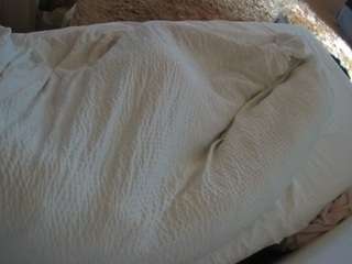 voyeurcam-julmodels-whitebed-1