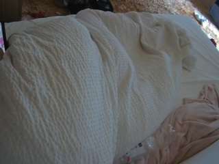 voyeurcam-julmodels-whitebed-1