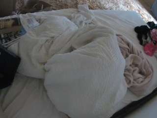 voyeurcam-julmodels-whitebed-1