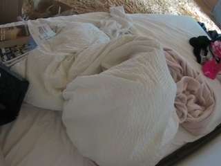 voyeurcam-julmodels-whitebed-1