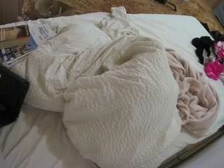 voyeurcam-julmodels-whitebed-1 webcam model