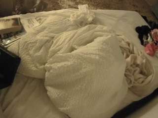 voyeurcam-julmodels-whitebed-1