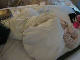 voyeurcam-julmodels-whitebed-1