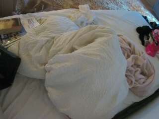 voyeurcam-julmodels-whitebed-1