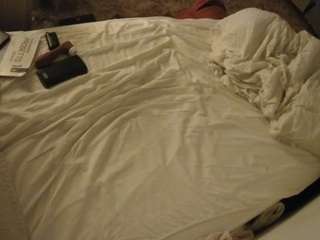 voyeurcam-julmodels-whitebed-1