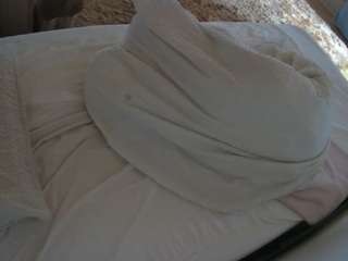 voyeurcam-julmodels-whitebed-1