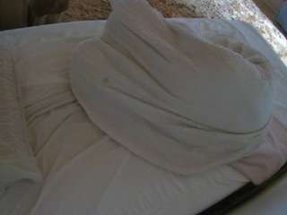 voyeurcam-julmodels-whitebed-1