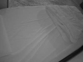 voyeurcam-julmodels-whitebed-1 webcam model
