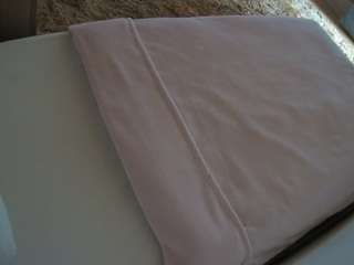 voyeurcam-julmodels-whitebed-1