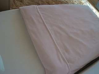 voyeurcam-julmodels-whitebed-1