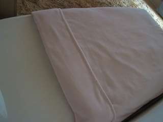 voyeurcam-julmodels-whitebed-1