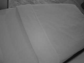 voyeurcam-julmodels-whitebed-1