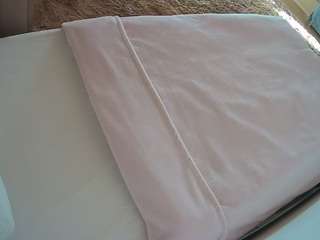 voyeurcam-julmodels-whitebed-1