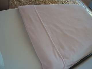 voyeurcam-julmodels-whitebed-1