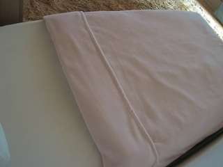 voyeurcam-julmodels-whitebed-1