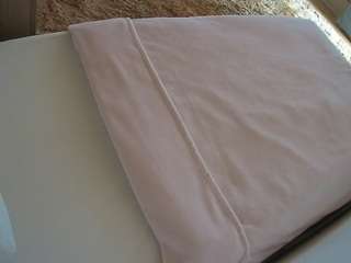 voyeurcam-julmodels-whitebed-1