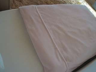 voyeurcam-julmodels-whitebed-1