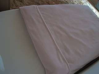 voyeurcam-julmodels-whitebed-1