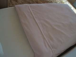 voyeurcam-julmodels-whitebed-1