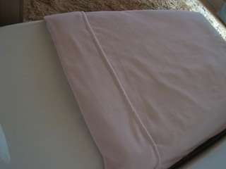 voyeurcam-julmodels-whitebed-1