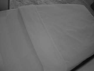 voyeurcam-julmodels-whitebed-1