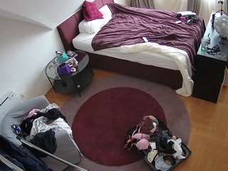 voyeurcam-julmodels-whitebed-1 webcam