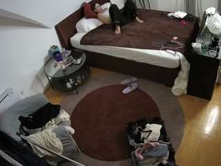 voyeurcam-julmodels-whitebed-1 webcam