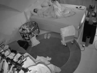 voyeurcam-julmodels-whitebed-1