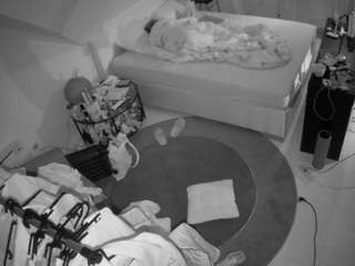 voyeurcam-julmodels-whitebed-1 webcam