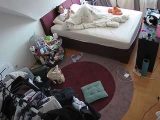 voyeurcam-julmodels-whitebed-1's CamSoda show and profile