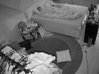 voyeurcam-julmodels-whitebed-1