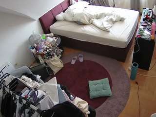 voyeurcam-julmodels-whitebed-1 webcam