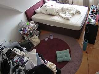 voyeurcam-julmodels-whitebed-1 webcam