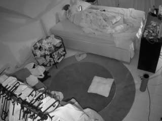 voyeurcam-julmodels-whitebed-1 live cam profile