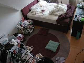 voyeurcam-julmodels-whitebed-1 No drinking live webcam