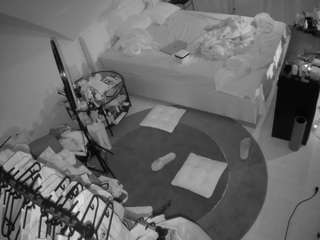 voyeurcam-julmodels-whitebed-1 live cam profile