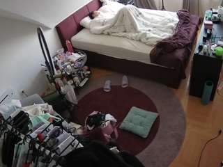 voyeurcam-julmodels-whitebed-1 live cam profile