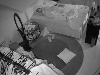 le modèle voyeurcam-julmodels-whitebed-1 est en webcam porno dans un show sur le site camsoda, il possède les tags suivants: average,black hair,flash,hidden,hidden cam,julmodels-house,no drinking,no smoking,pov,sex,sexwebcam,voyeur,hd